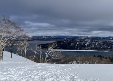 【屈斜路湖を望む冬のアドベンチャー体験レポート】：秀岳荘様
